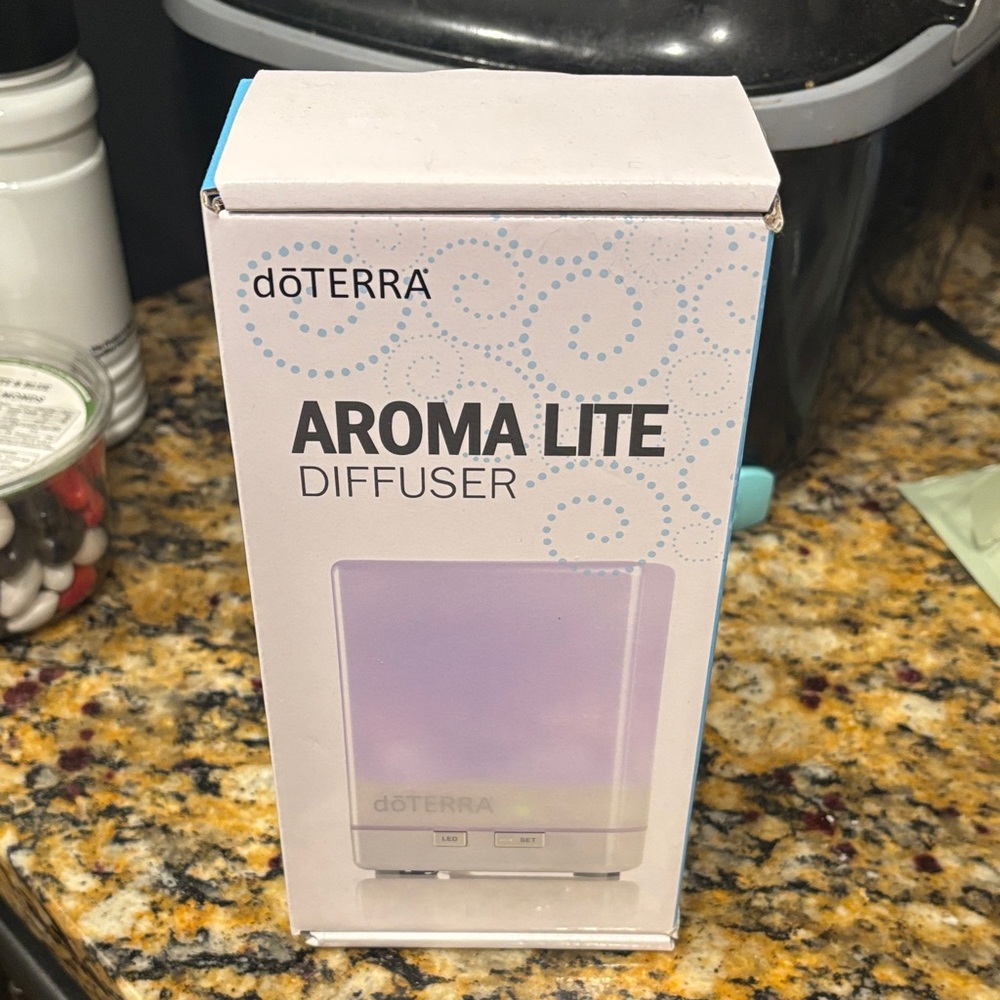 doTERRA Aroma Lite Diffuser in White and Gray